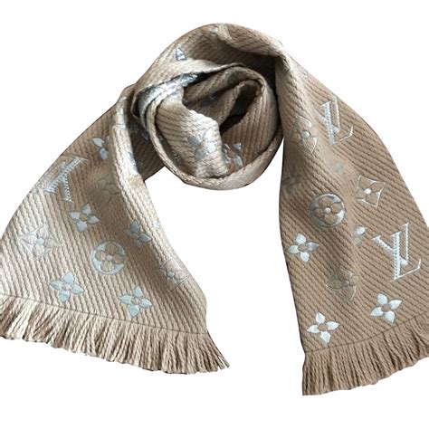 Louis Vuitton Scarves Beige Wool ref.63268 - Joli Closet