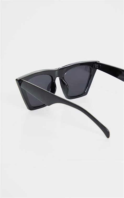 Black Triangle Sunglasses | PrettyLittleThing CA