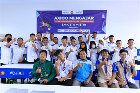 AXIOO MENGAJAR DI SMK TRI MITRA – SMK TRI MITRA