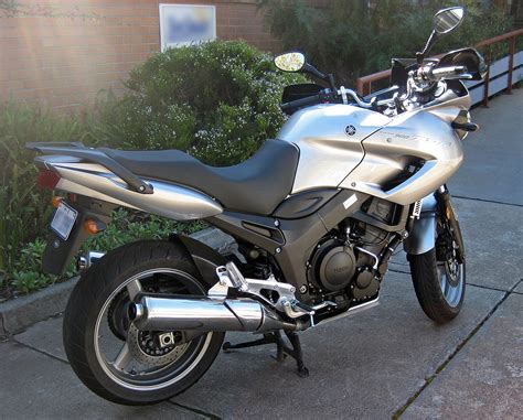 File:Yamaha TDM Twin 900 Motorbike GD Rear, jjron, 5.09.2009.jpg ...