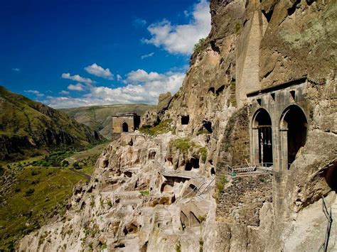 The Cave City of Vardzia ~ Kuriositas