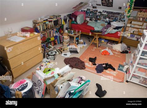 Messy room hi-res stock photography and images - Alamy