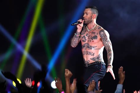 Maroon 5 Super Bowl Halftime Show Performance Video 2019 | POPSUGAR ...