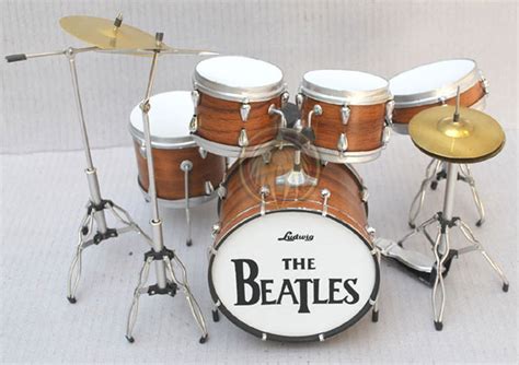 Miniature drum set The Beatles | miniature drum set dark brown wood skin The Beatles