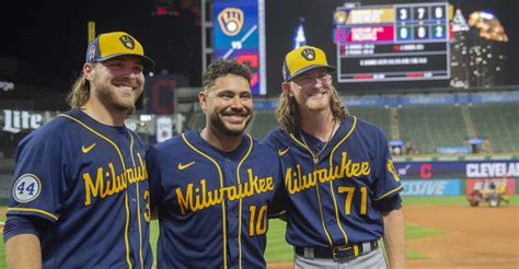 Brewers' Corbin Burnes, Josh Hader combine for MLB record 9th no-hitter