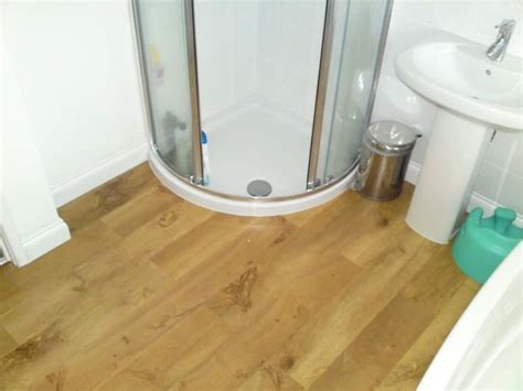 waterproof laminate flooring for bathrooms b&q