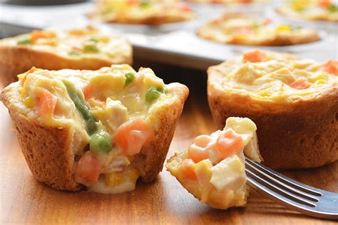 Mini Chicken Pot Pies | Easy Mini Chicken Pot Pies Recipe