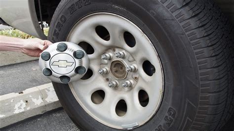 Chevrolet Silverado: How to Change a Tire | Chevroletforum