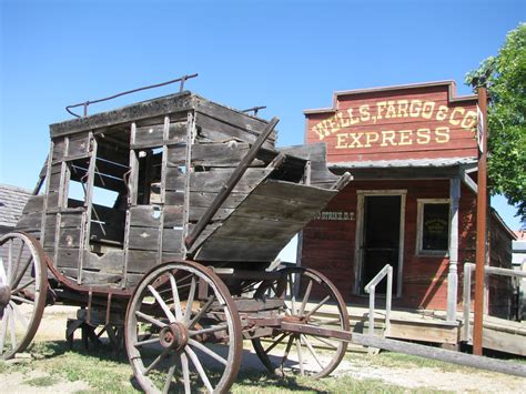 Pin on Old houses, barns & things....