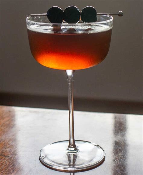 Bourbon Manhattan: How to Craft the Classic Cocktail at Home