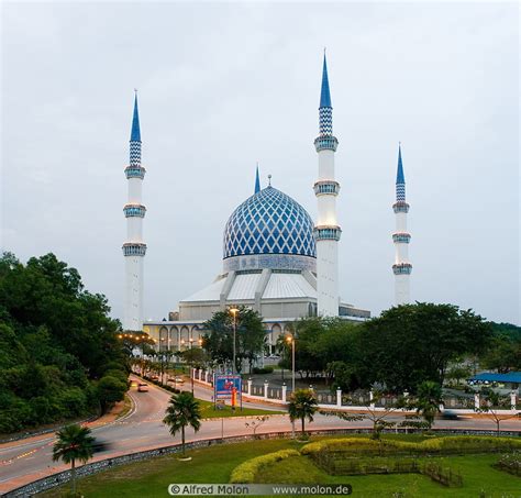 Photo of Shah Alam mosque at dusk. Suburbs around KL, Kuala Lumpur ...