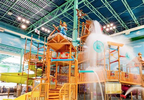 9 Indoor Water Parks Near Chicago | Indoor waterpark, Water park, Great ...