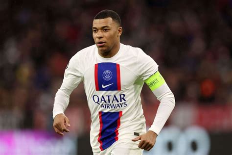 Kylian Mbappe Pede Kalahkan Messi dan Haaland di Ballon d'Or 2023 - Vivagoal.com