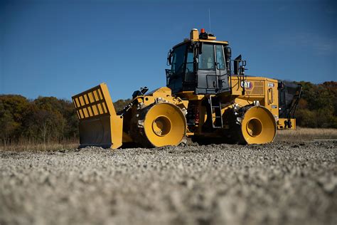 Caterpillar unveils new 816 Landfill Compactor | Industrial Vehicle Technology International