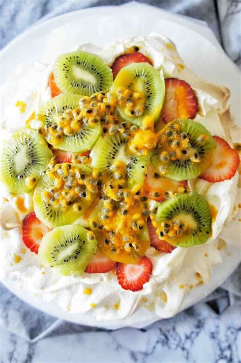 8 Egg Pavlova #pavlovatoppings in 2020 (With images) | Pavlova toppings, Pavlova, Australian ...