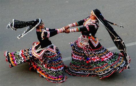 Culture of Rajasthan : Exploring the Vibrant Tradition, Art, Music, Food and Festivals