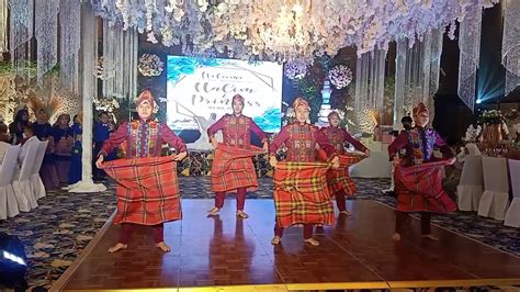 Kapmalo-malong a Mama ( Maranao [Meranaw] Traditional Dance by: Salimpokaw Cultural Ensemble ...