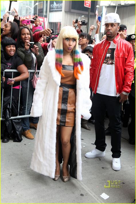 Nicki Minaj Unveils Pink 4 Friday Lipstick!: Photo 2498054 | Nicki Minaj Pictures | Just Jared