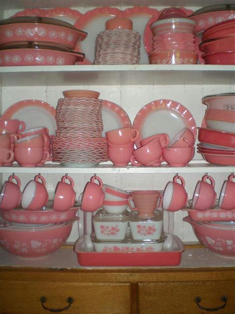 Vintage Pink Pyrex | Pretty in Pink | Pinterest