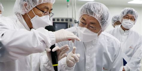 South Korean Covid-19 Vaccine Developer Surges on Market Debut - WSJ