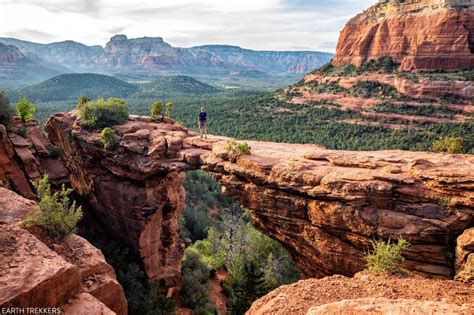 How to Hike to Devils Bridge in Sedona | Earth Trekkers