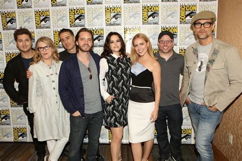 twelve monkeys cast at comic con | 12 monkeys, Aaron stanford, Comic con