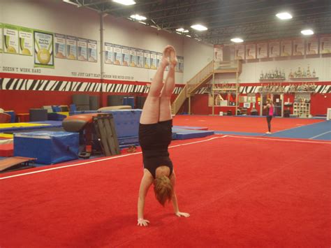 Gymnastics handstand | Gymnastics handstand, Gymnastics, Handstand