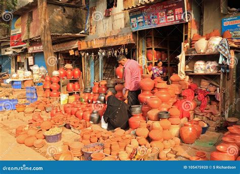 Pottery for sale - Dharavi editorial image. Image of sale - 105475920