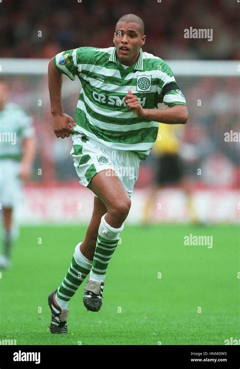 PIERRE VAN HOOIJDONK GLASGOW CELTIC FC 11 September 1995 Stock Photo ...