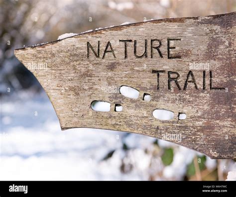 Nature trail signs hi-res stock photography and images - Alamy