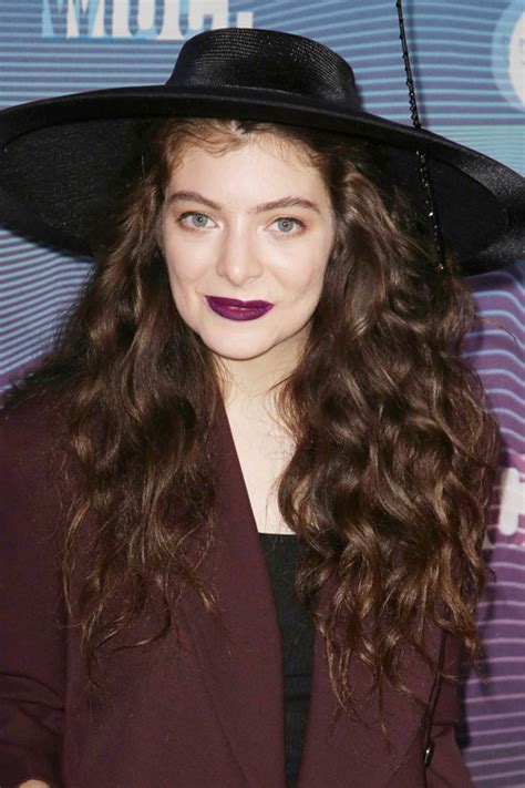 Lorde's Hairstyles & Hair Colors | Steal Her Style | Page 2