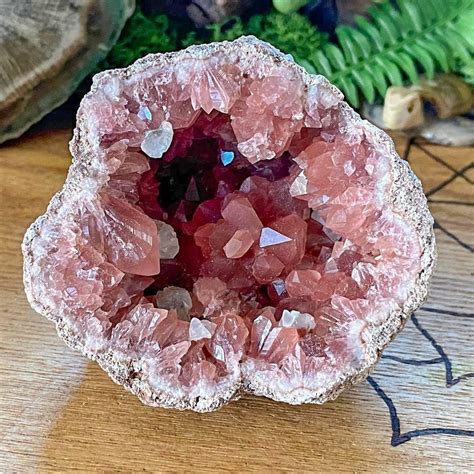 Pink Quartz Geode, Photo Credentials to Castle Rockstore. : r/Crystals