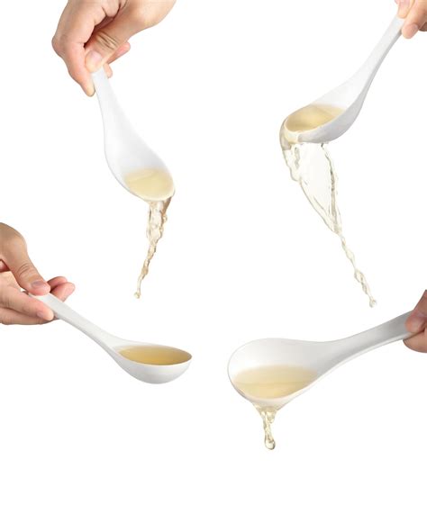 chef pouring noodle soup on white background, Soup for sukiyaki from chicken and fish 3826686 ...