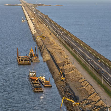 The Afsluitdijk: a multifunctional icon | Van Oord/