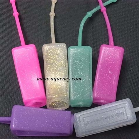 Wholesale bulk hand sanitizer,silicone hand bottle sanitizer holder