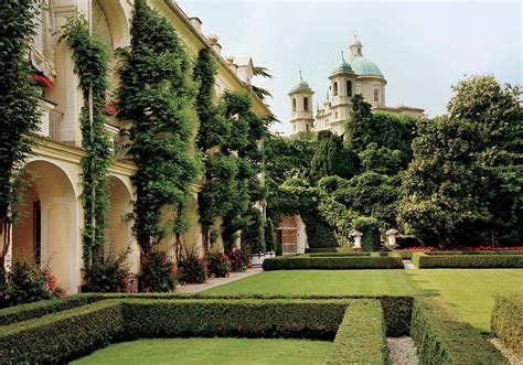 Photos: Marella Agnelli and Her Many Elegant Residences | Landscape, British garden, Garden design