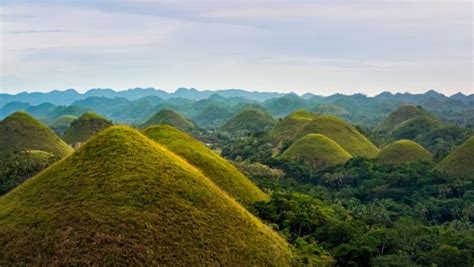 Khám phá Chocolate Hill của Bohol - Việc làm Philippines Marketing