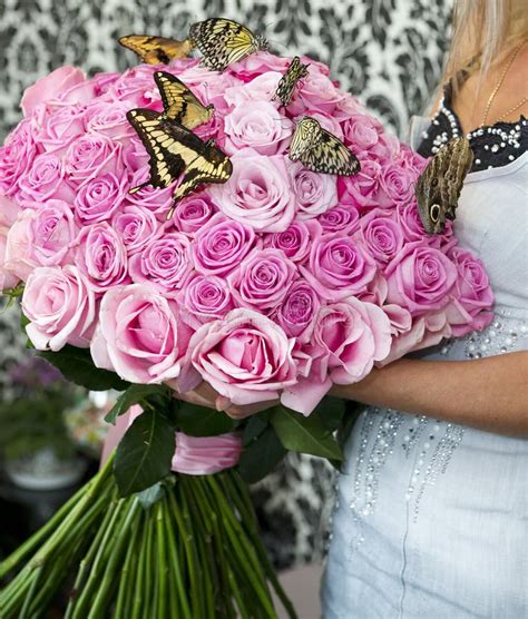 Bouquet of Pink Roses with Live Butterflies Stock Image - Image of bouquet, decoration: 39339729