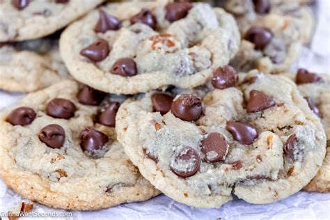 Hershey Chocolate Chip Cookies - Gonna Want Seconds