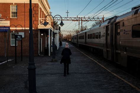 How Remote Work Is Devastating New York City’s Commuter Rails - The New York Times