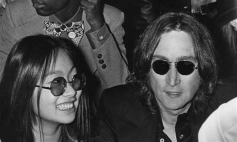 35 Vintage Photos of May Pang and John Lennon During Their Dating Days ...