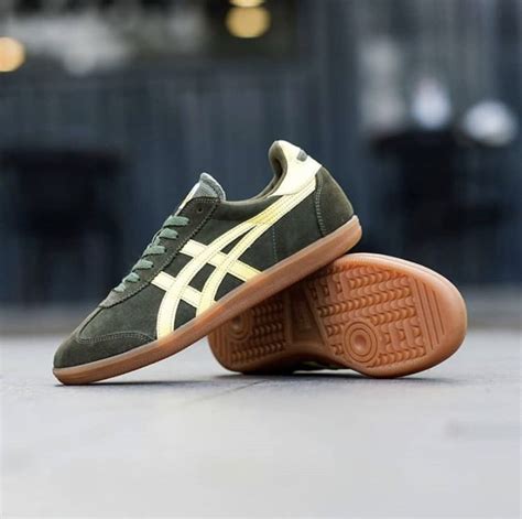 Onitsuka Tiger Tokuten | Sneakers men fashion, Tiger shoes, Swag shoes