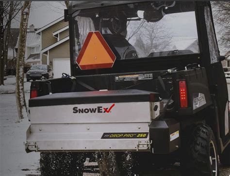 SNOWEX DROP PRO 250/600 TAILGATE SPREADER