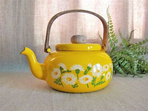 Vintage Enamel Yellow Tea Kettle with Daisies / Pretty Retro Yellow Teapot / Very Vintage Tea ...