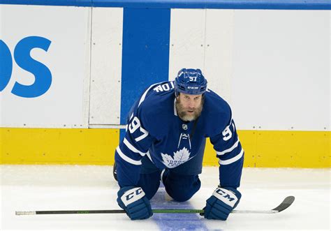 Toronto Maple Leafs: Joe Thornton's absence presents opportunity