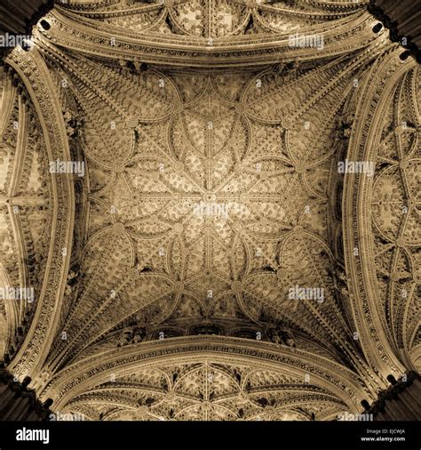 Seville Cathedral Interior Stock Photo - Alamy