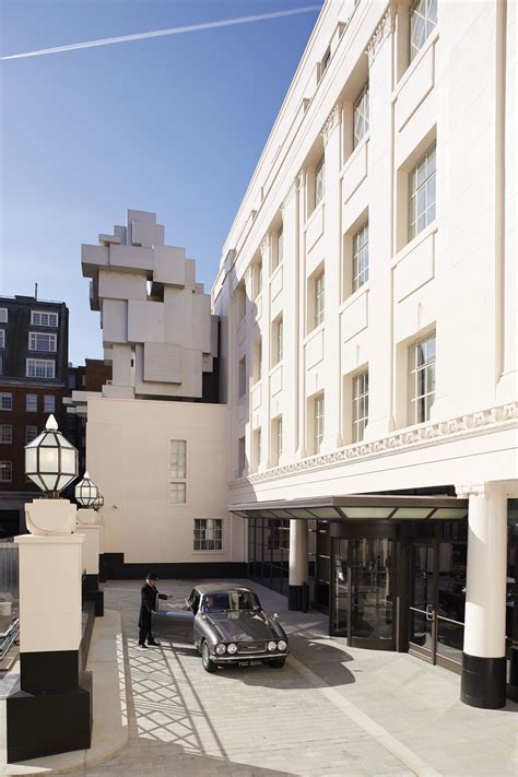 The Beaumont Hotel in Mayfair, London. See the sculpted structure in October Fanfair. | Beaumont ...