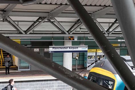 Manchester Airport Train Station – LW Graphics