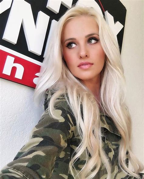 The Hottest Tomi Lahren Photos - Barnorama