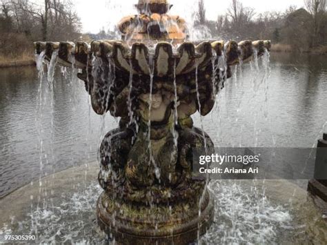 1,067 Kensington Park Gardens Stock Photos, High-Res Pictures, and ...